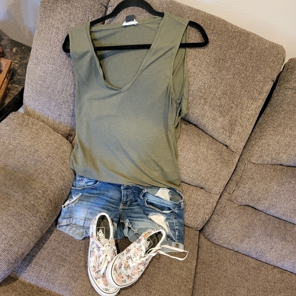 TROUVE Army Green Open Back Tank Size L - Picture 2 of 10